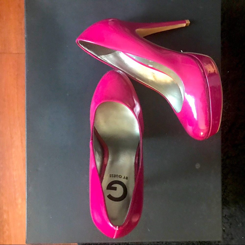 Pink GUESS heels!